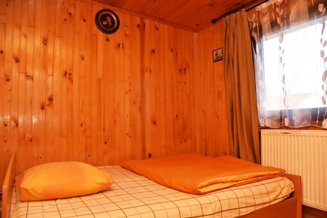 Guest House Mandrivnyi Rooms&Apartments Yasinya Luaran gambar