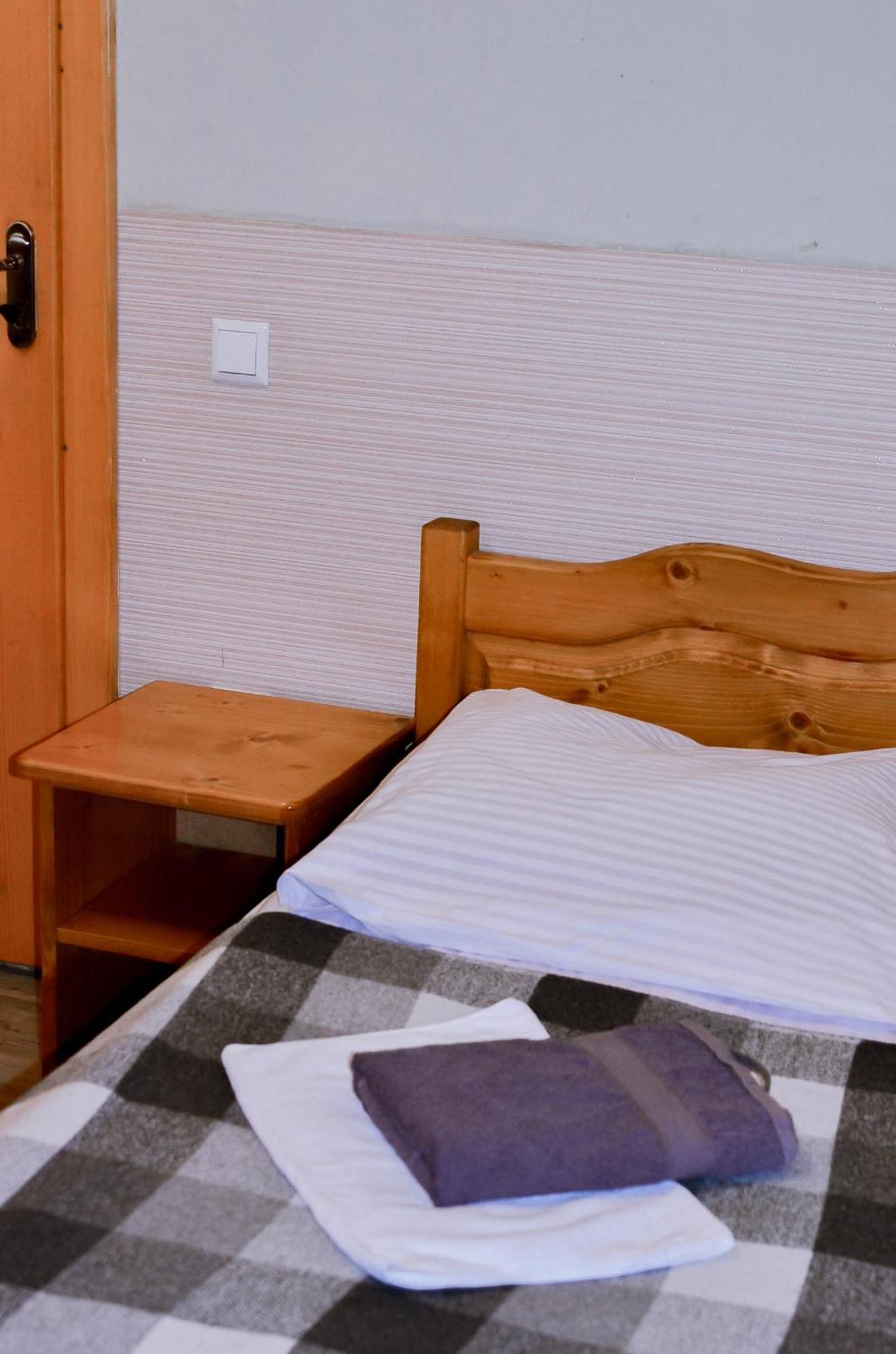 Guest House Mandrivnyi Rooms&Apartments Yasinya Luaran gambar