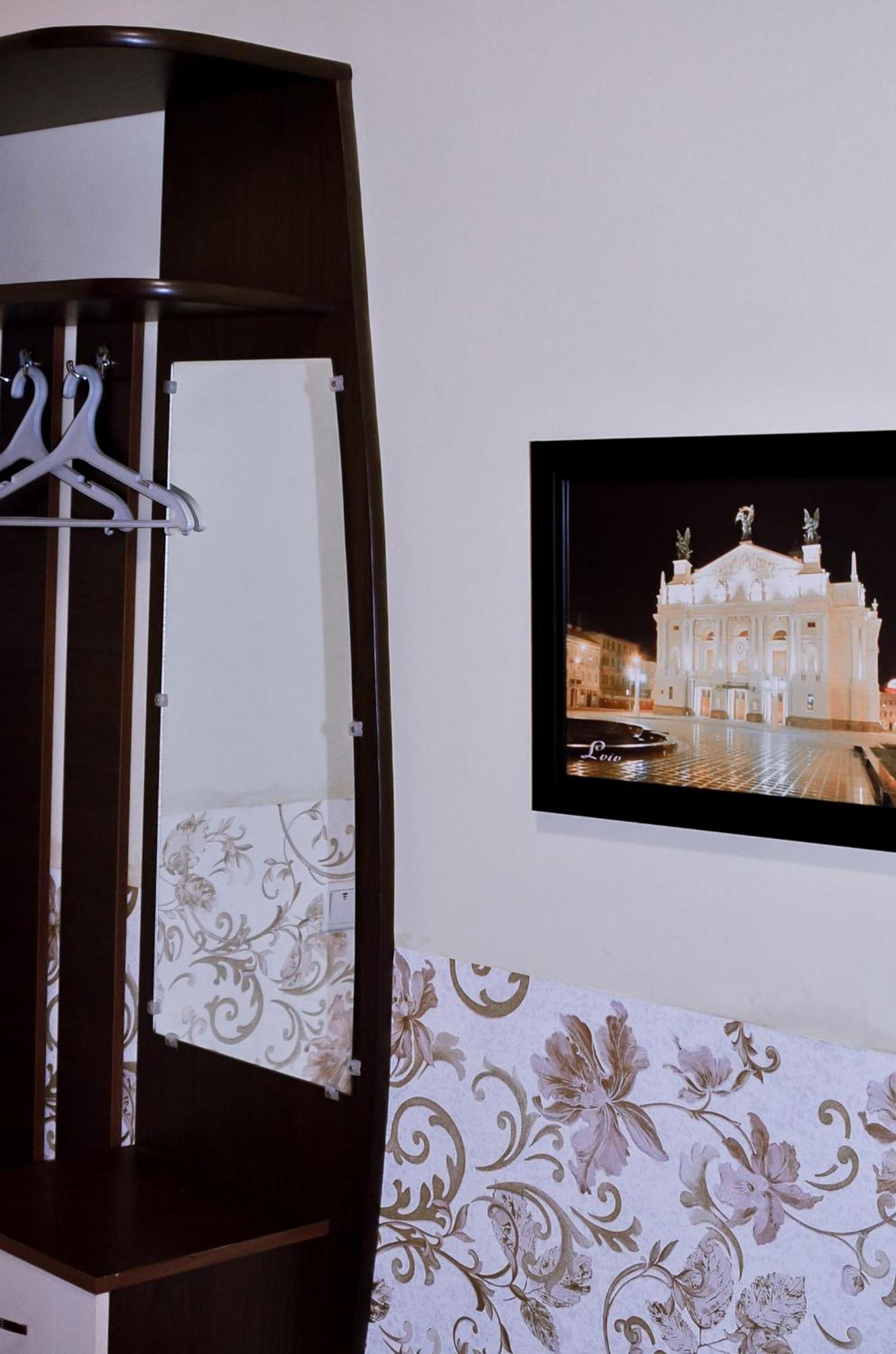 Guest House Mandrivnyi Rooms&Apartments Yasinya Luaran gambar