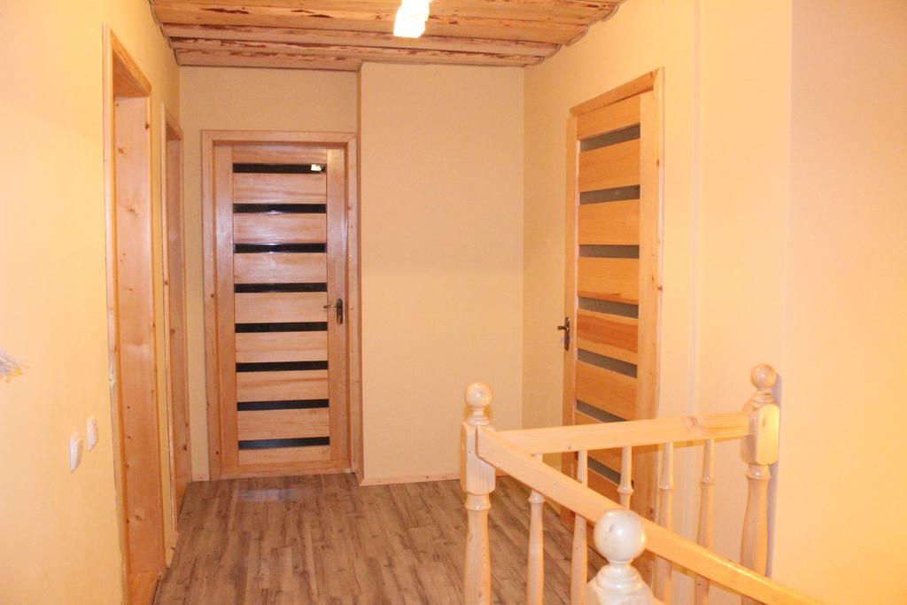 Guest House Mandrivnyi Rooms&Apartments Yasinya Luaran gambar