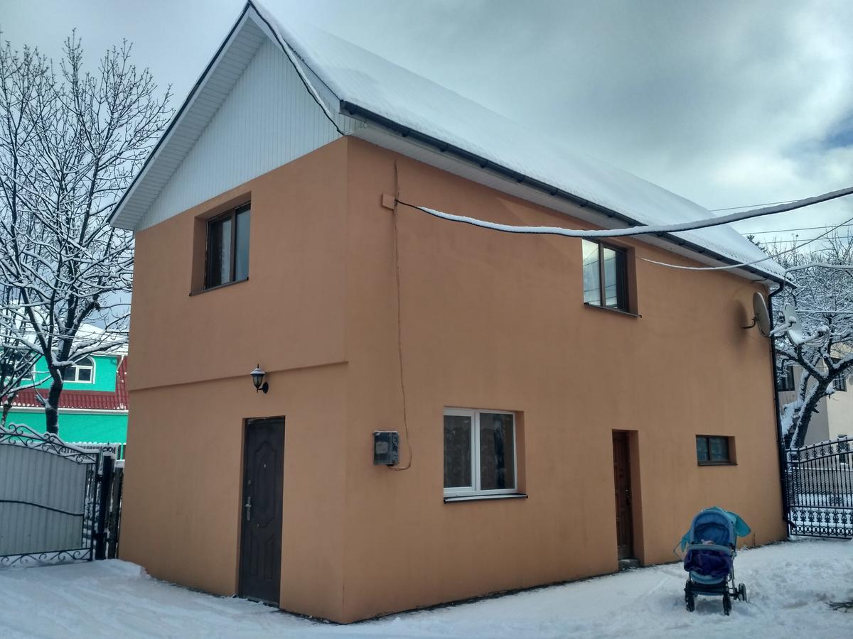 Guest House Mandrivnyi Rooms&Apartments Yasinya Luaran gambar